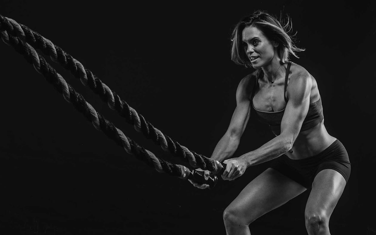 A Beginner's Guide to Battle Ropes - Onnit Academy