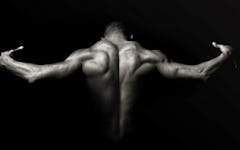 4 Ways to Avoid Shoulder Pain While Building Muscle Mass