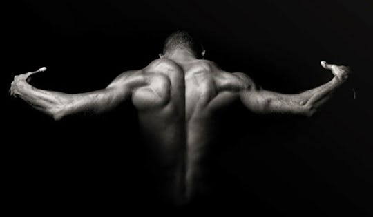 4 Ways to Avoid Shoulder Pain While Building Muscle Mass