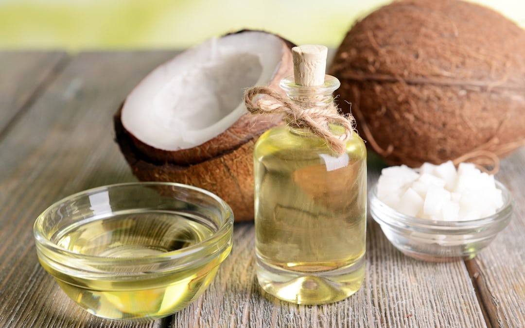 Why You Should Start Eating Coconut Oil and These 4 Superfoods
