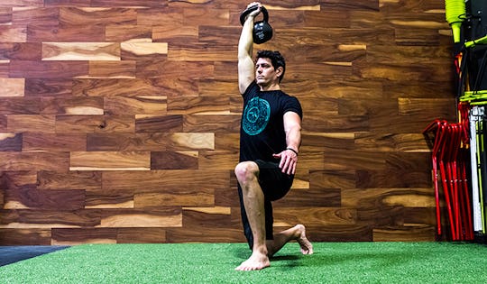 Sexy Move of the Week: 1-Arm Overhead Lunge