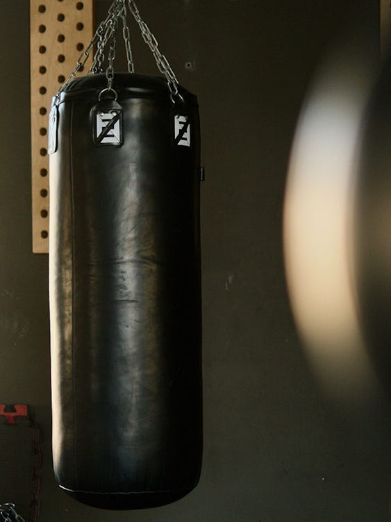 10 Punching Bag Drills For Beginners - 30-Minute Heavy Bag Workout